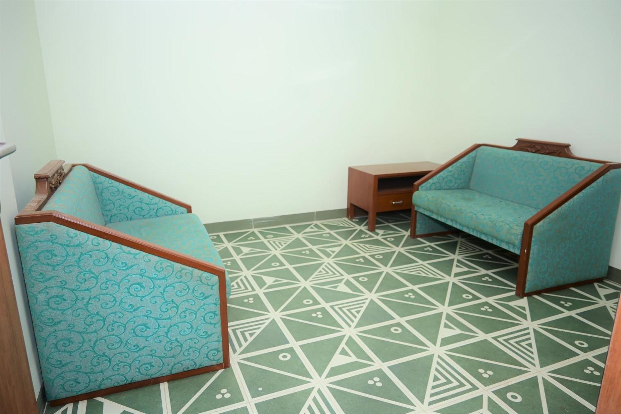 Hotel Ashray Ujjain Esterno foto